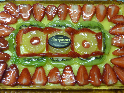 Crostate con crema pasticcera e frutta fresca